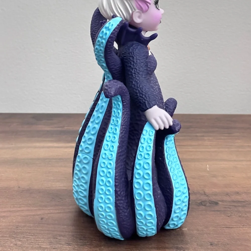 DISNEY Live Action Little Mermaid Villian URSULA Toy Doll Figure Jakks Pacific